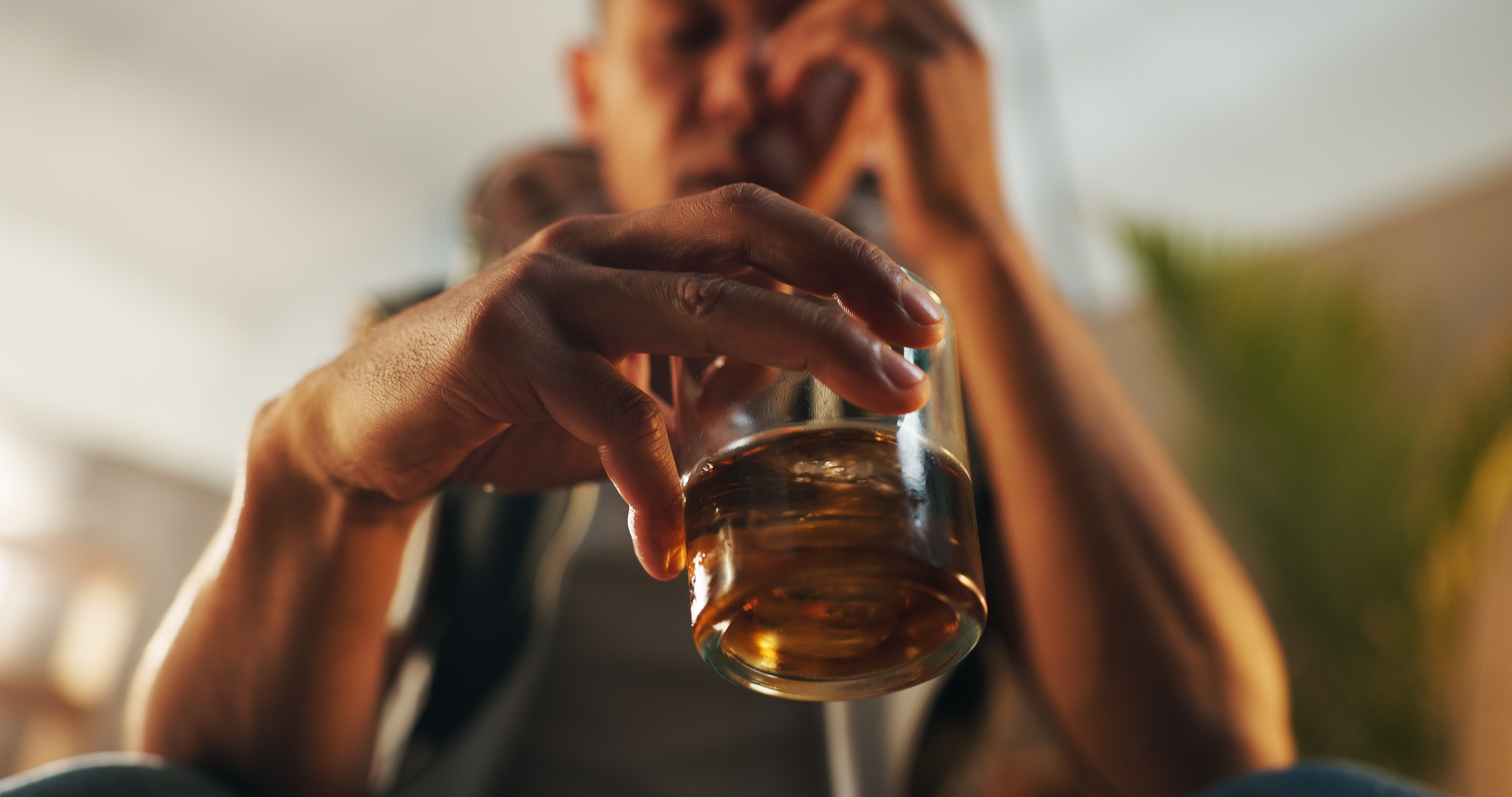 First Signs Of Alcohol Addiction How To Detect A Drinking Problem