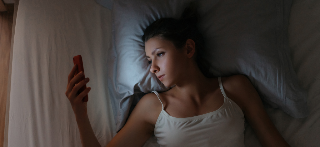 Early Warning Signs of Social Media Addiction
