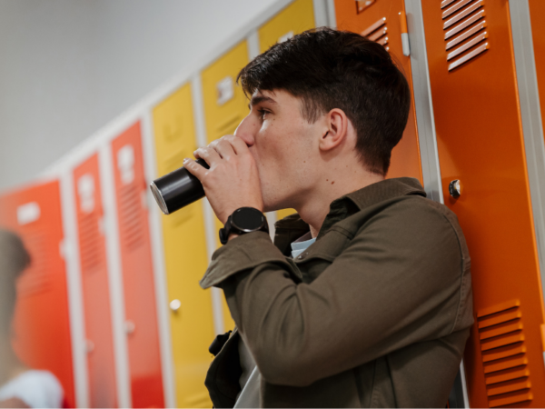Addiction Among Students Studying Abroad: What Parents and Universities Miss